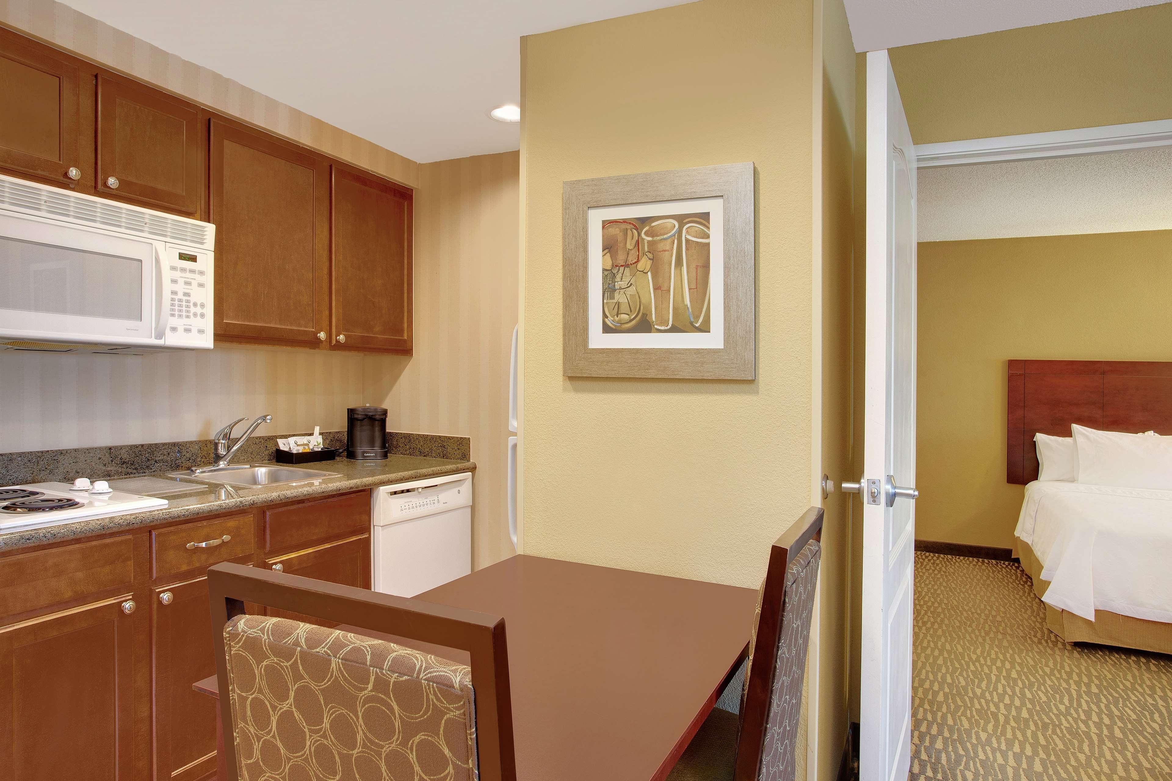 Homewood Suites By Hilton Tampa-Brandon Bagian luar foto