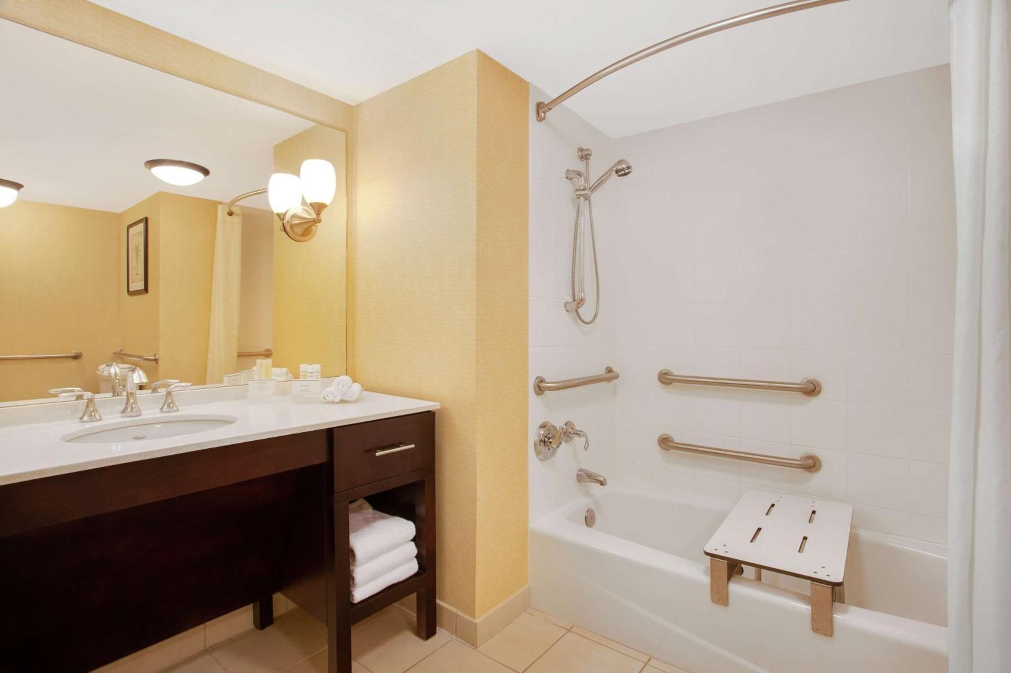 Homewood Suites By Hilton Tampa-Brandon Bagian luar foto